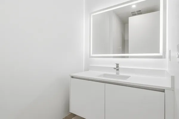 $6,700 | 220 Lake Shore Drive, Unit 1021, Lake Park, FL 33403