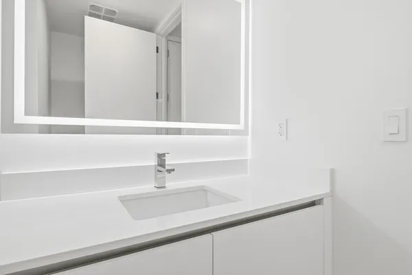 $6,700 | 220 Lake Shore Drive, Unit 1021, Lake Park, FL 33403