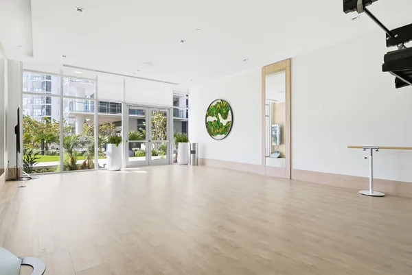 $6,700 | 220 Lake Shore Drive, Unit 1021, Lake Park, FL 33403