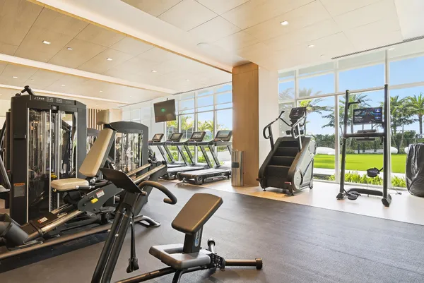 $6,700 | 220 Lake Shore Drive, Unit 1021, Lake Park, FL 33403