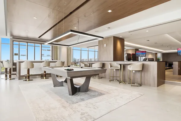 $6,700 | 220 Lake Shore Drive, Unit 1021, Lake Park, FL 33403