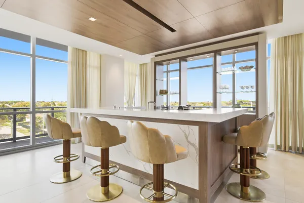 $6,700 | 220 Lake Shore Drive, Unit 1021, Lake Park, FL 33403