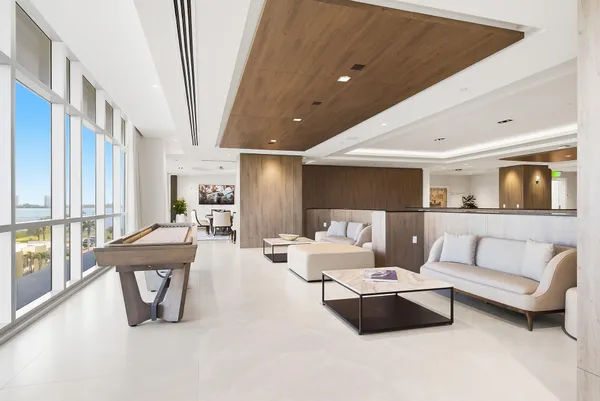 $6,700 | 220 Lake Shore Drive, Unit 1021, Lake Park, FL 33403