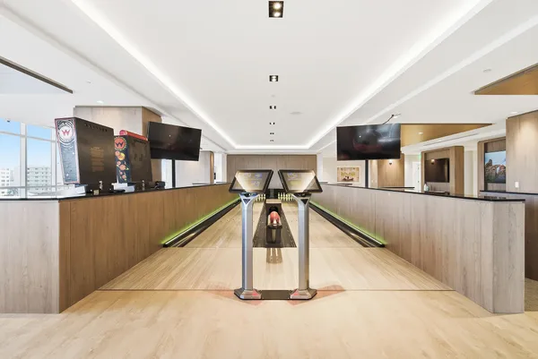 $6,700 | 220 Lake Shore Drive, Unit 1021, Lake Park, FL 33403