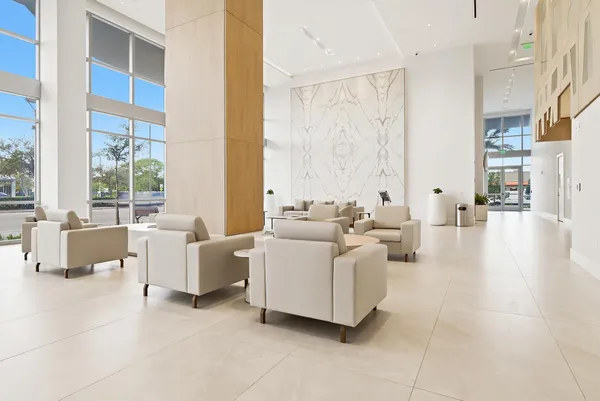 $6,700 | 220 Lake Shore Drive, Unit 1021, Lake Park, FL 33403