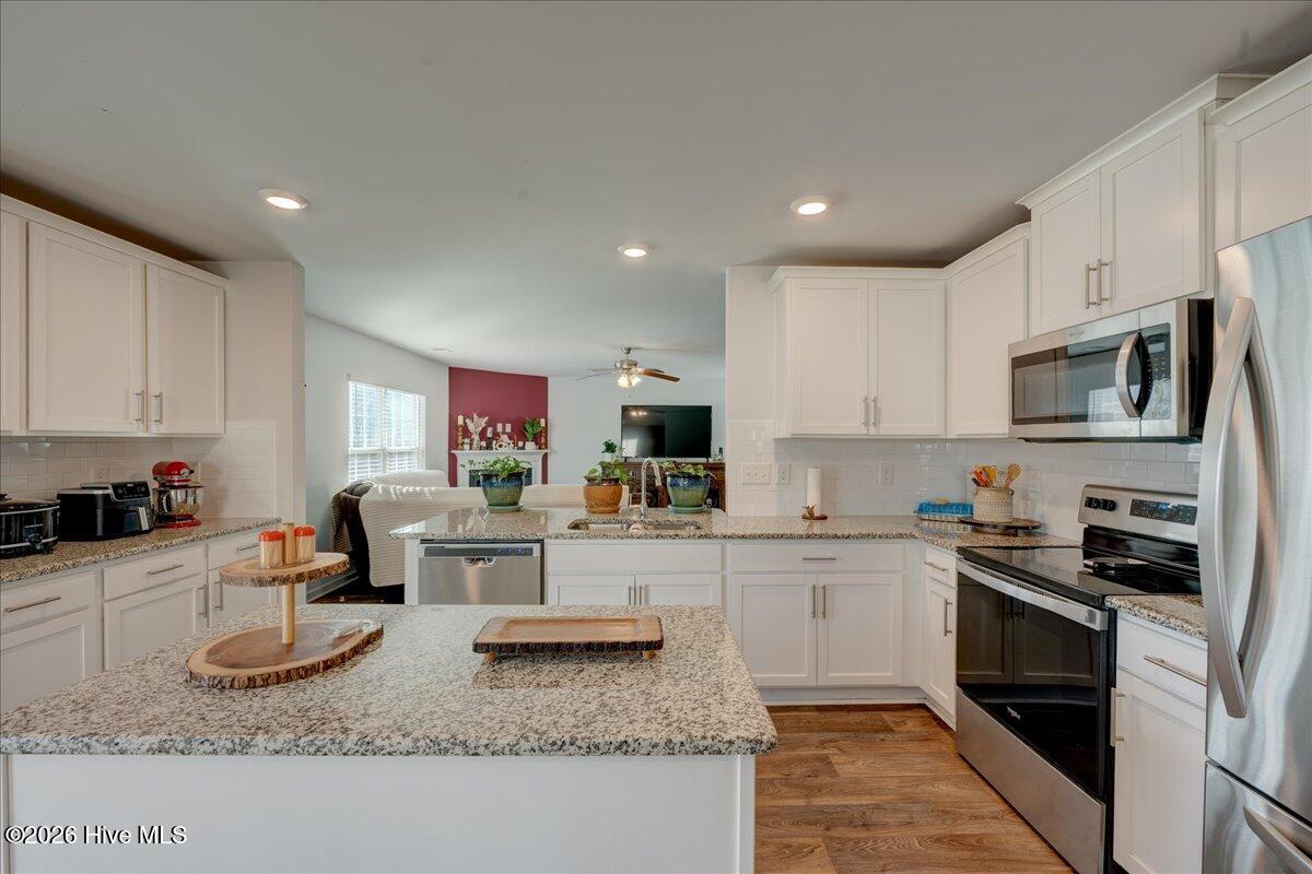 404 Frida Road New Bern, NC 28560 - Photo 6 of 53 23-404_Frida-16