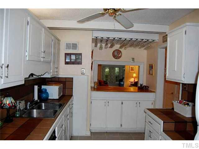 1339 Springlawn Court Raleigh, NC 27609 - Photo 9 of 17 Kitchen