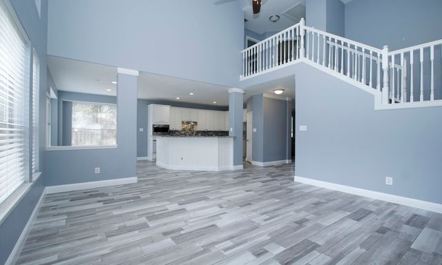 $589,500 | 2 Sweet Birch Place, The Woodlands, TX 77382