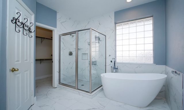 $589,500 | 2 Sweet Birch Place, The Woodlands, TX 77382