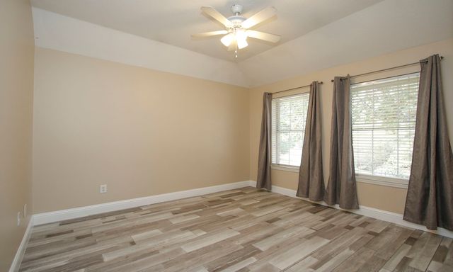 $589,500 | 2 Sweet Birch Place, The Woodlands, TX 77382