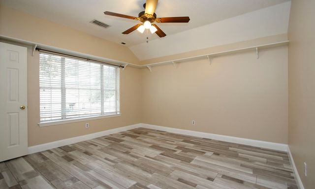 $589,500 | 2 Sweet Birch Place, The Woodlands, TX 77382