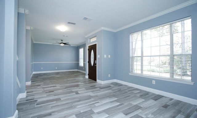 $589,500 | 2 Sweet Birch Place, The Woodlands, TX 77382