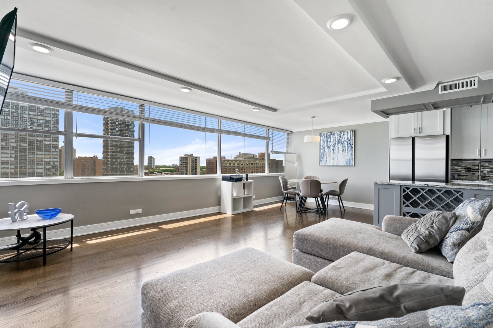 6301 North Sheridan Road, Unit 10G Chicago, IL 60660 - Photo 7 of 26