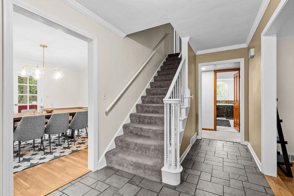 1928 Bradley Road Rockford, IL 61107 - Photo 6 of 52 Gallery Image 6