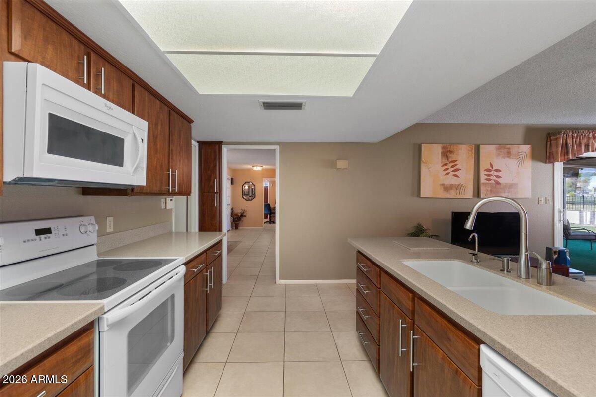 11444 South 51st Street Phoenix, AZ 85044 - Photo 21 of 87 21-Kitchen