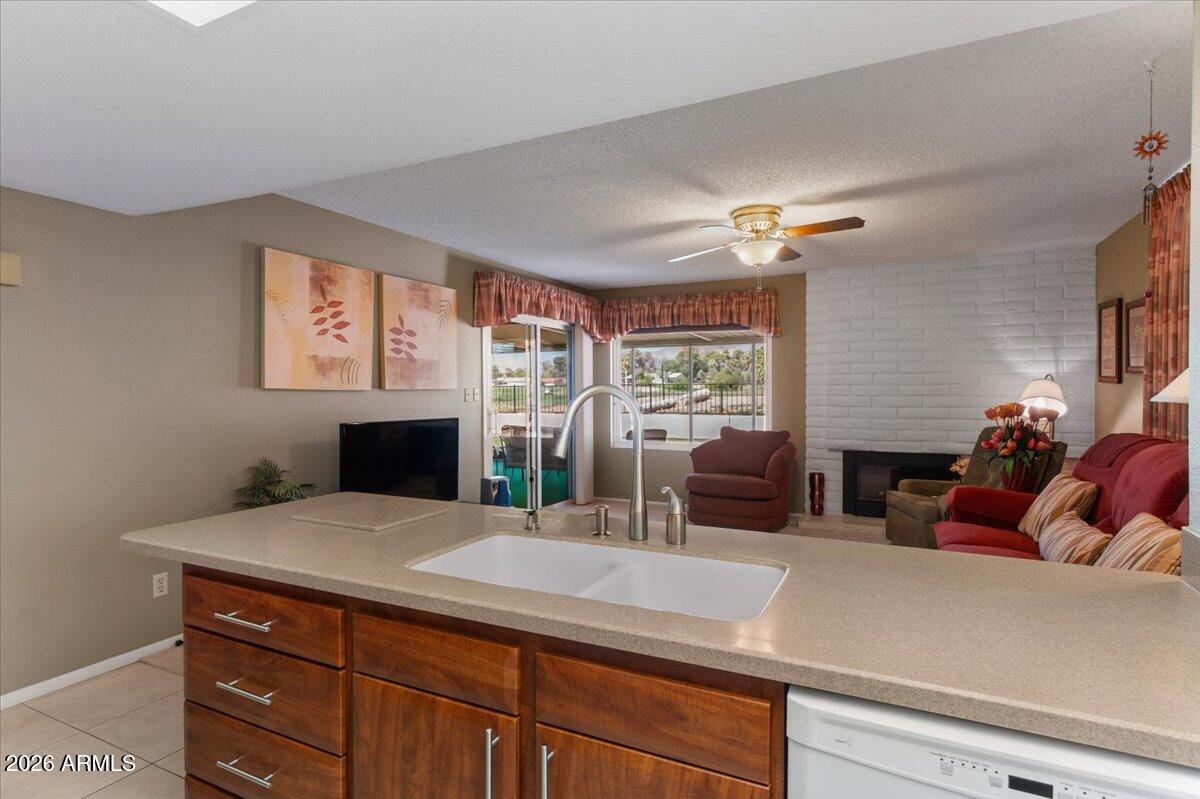 11444 South 51st Street Phoenix, AZ 85044 - Photo 22 of 87 22-Kitchen