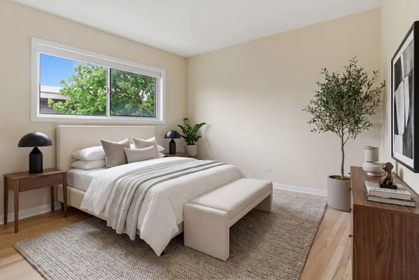 $285,000 | 614 South Milwaukee Avenue, Unit E, Libertyville, IL 60048