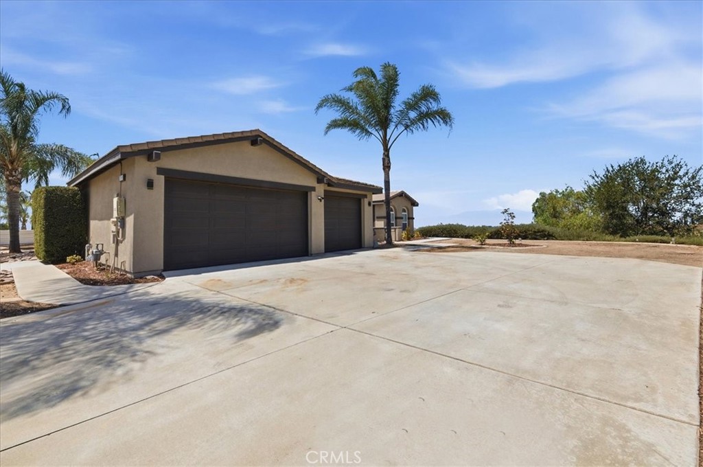 3 Car Garage