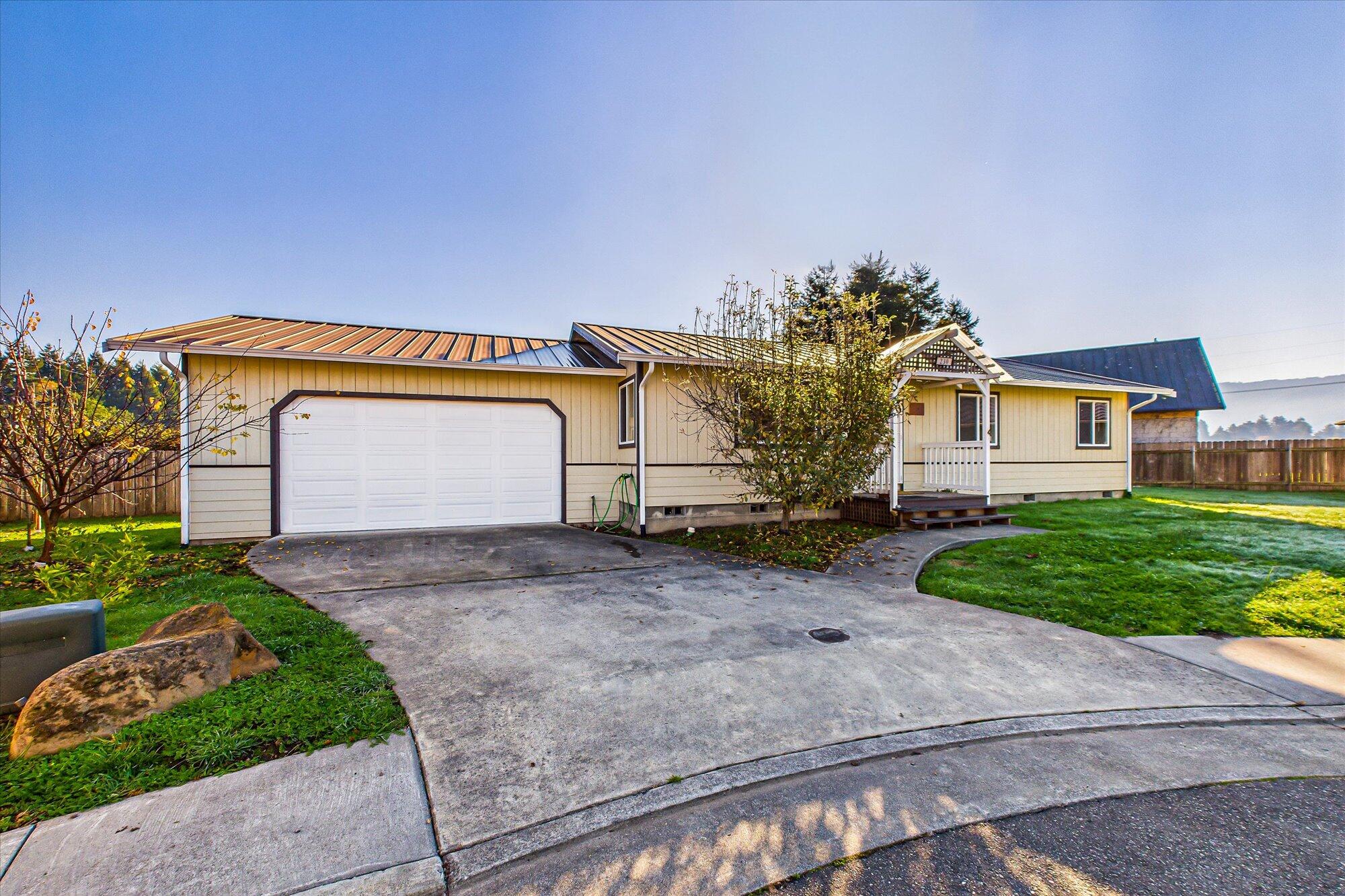 230 Smither Court Rio Dell, CA 95562 - Photo 2 of 37