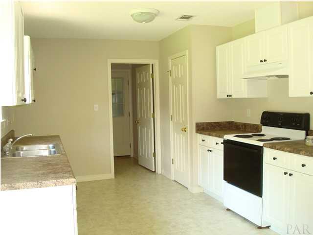 4208 Galt City Road Milton, FL 32583 - Photo 4 of 21 Gallery Image 4