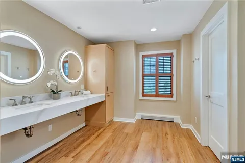 $3,650,000 | 7 Deerhill Drive, Ho-Ho-Kus, NJ 07423