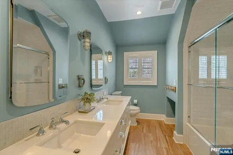 $3,650,000 | 7 Deerhill Drive, Ho-Ho-Kus, NJ 07423