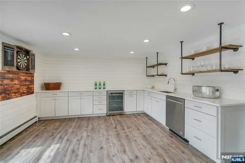$3,650,000 | 7 Deerhill Drive, Ho-Ho-Kus, NJ 07423