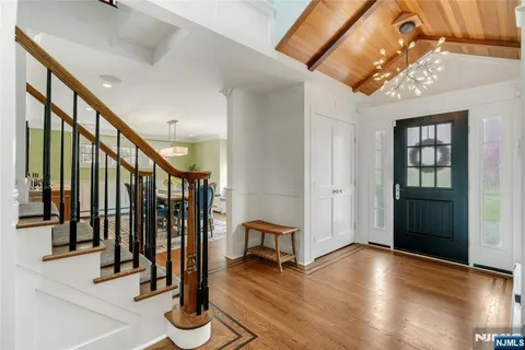 $3,650,000 | 7 Deerhill Drive, Ho-Ho-Kus, NJ 07423