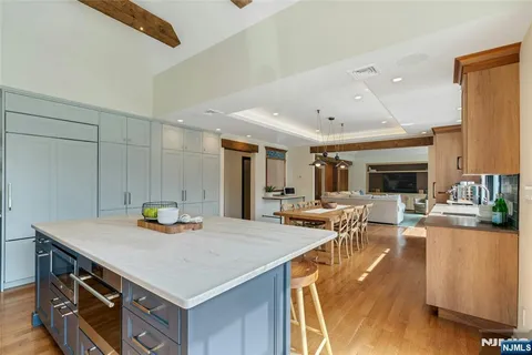 $3,650,000 | 7 Deerhill Drive, Ho-Ho-Kus, NJ 07423