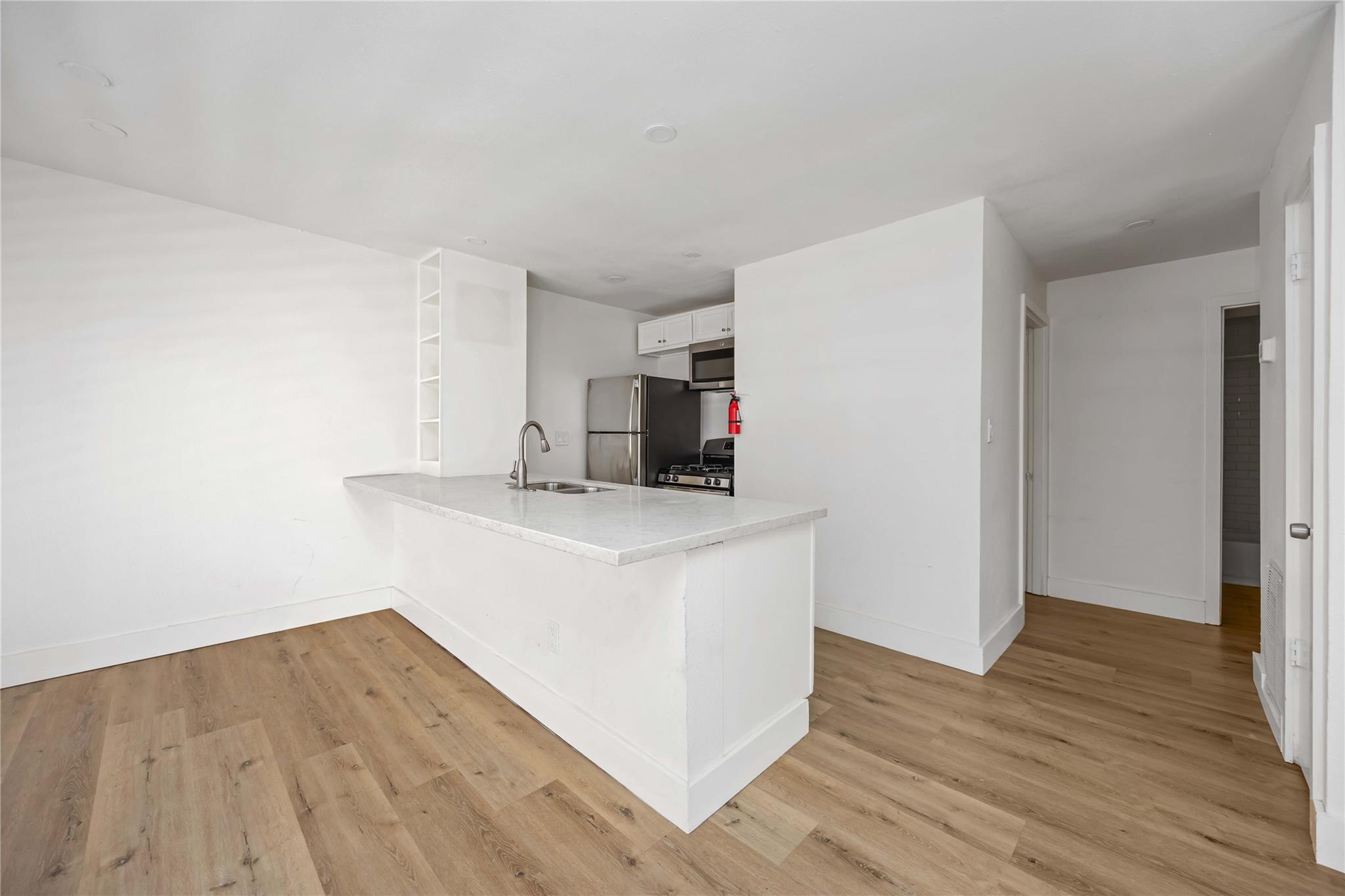 2218 Hazard Street, Unit 4 Houston, TX 77019 - Photo 4 of 16