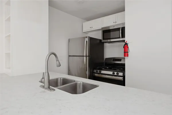 $1,400 | 2218 Hazard Street, Unit 4, Houston, TX 77019