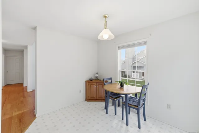 $389,900 | 25 Hamden Hills Drive, Unit 69, Hamden, CT 06518