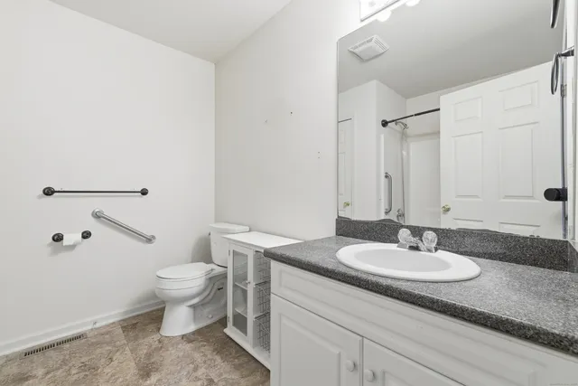 $389,900 | 25 Hamden Hills Drive, Unit 69, Hamden, CT 06518