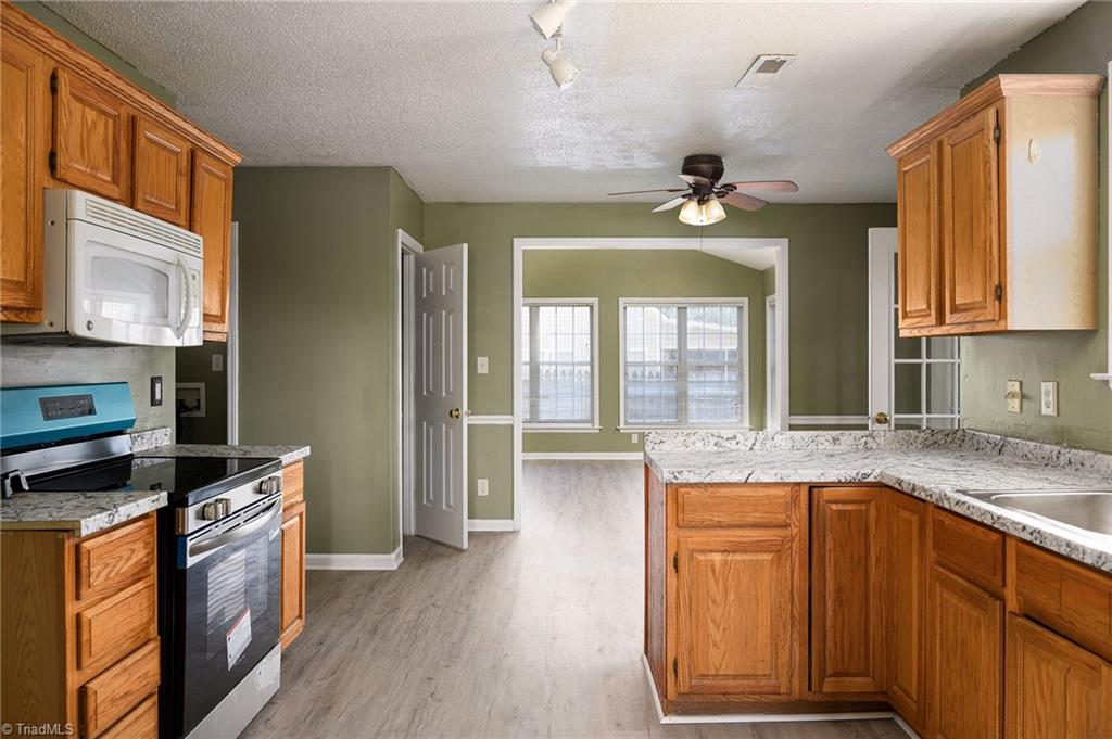 3650 Single Leaf Court High Point, NC 27265 - Photo 9 of 37