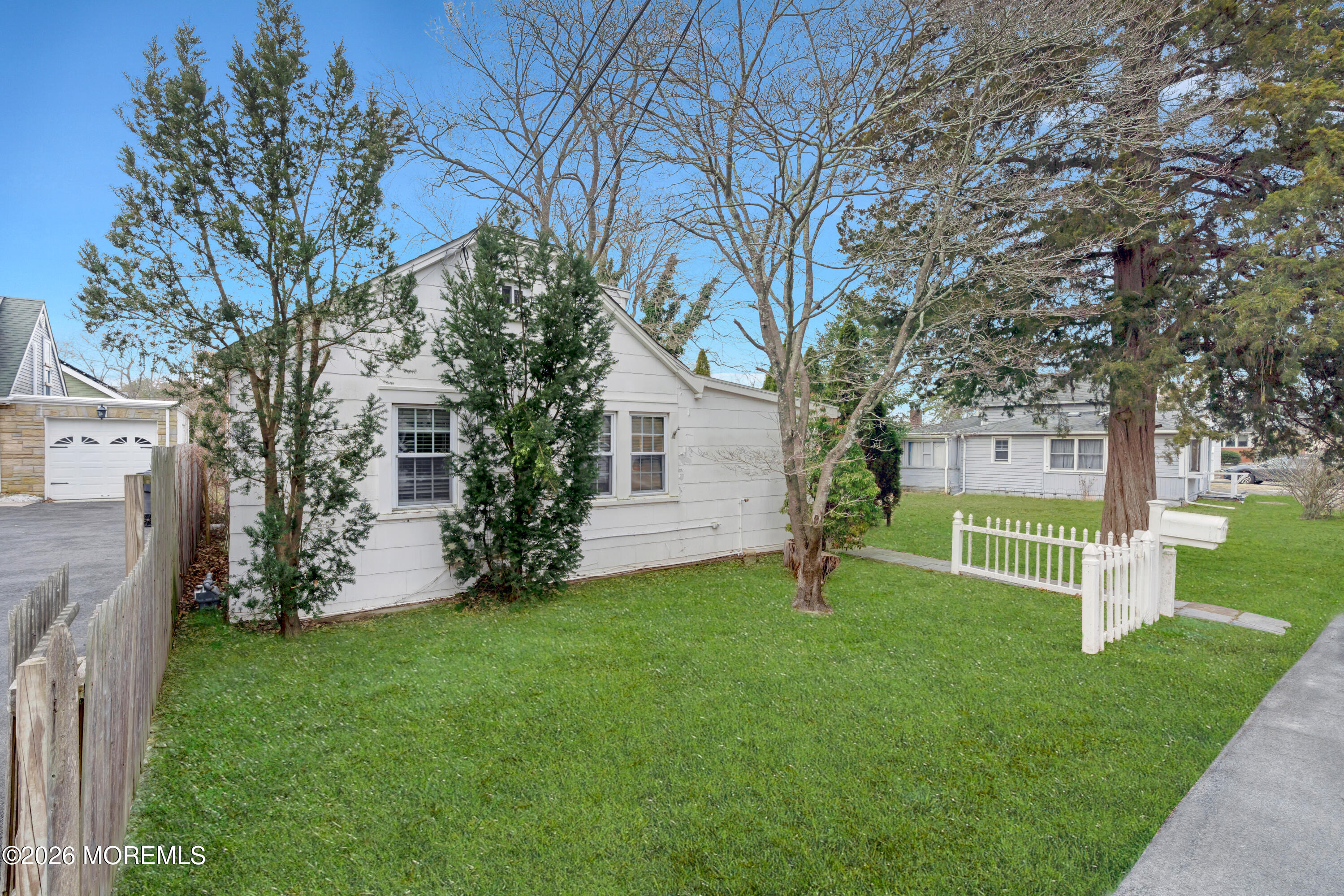 458 End Avenue Brick, NJ 08723 - Photo 2 of 28 001