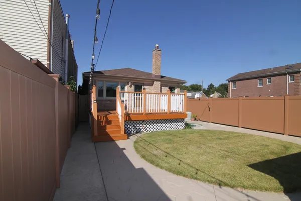 $489,900 | 3759 North Pioneer Avenue, Chicago, IL 60634