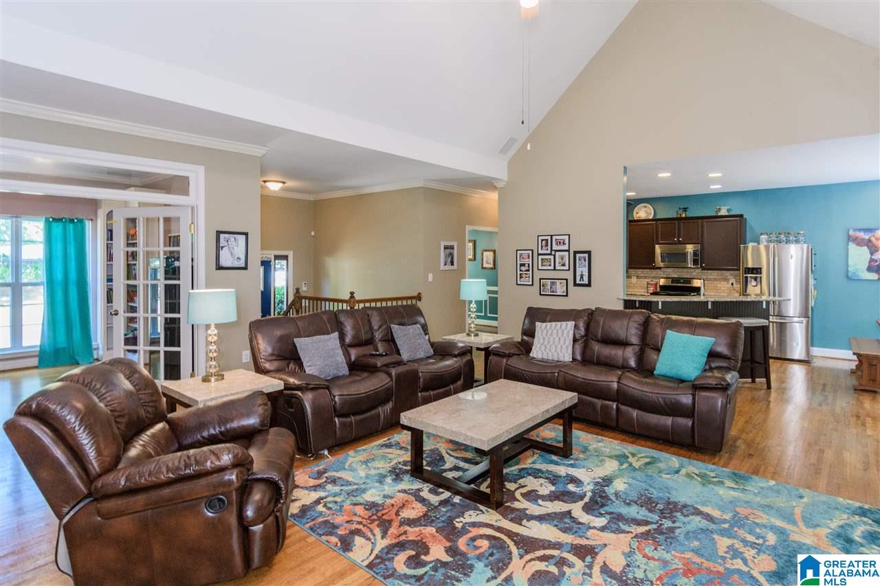 113 Silverleaf Drive Pelham, AL 35124 - Photo 4 of 45