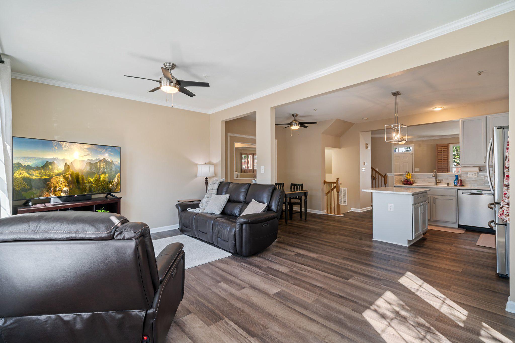 13916 Lullaby Road Germantown, MD 20874 - Photo 13 of 45 Family room on main level.