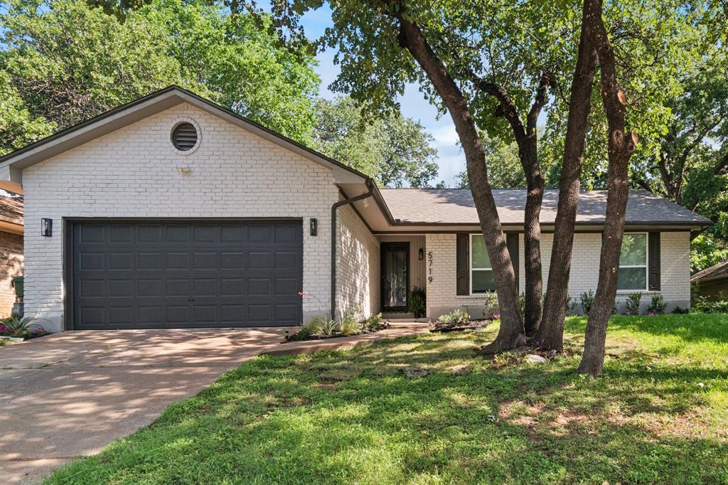 5719 Valley Ridge Court Arlington, TX 76017 - Photo 1 of 28