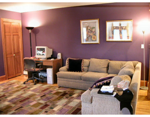 7 Ida Road Marblehead, MA 01945 - Photo 8 of 16 a living room with furniture wooden floor and a window