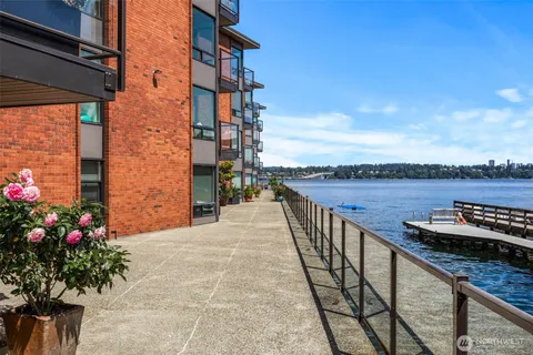 $699,000 | 2360 43rd Avenue East, Unit 404, Seattle, WA 98112