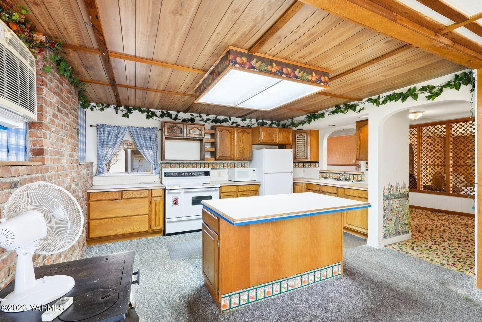 1580 North Cottonwood Road Yakima, WA 98908 - Photo 8 of 37 1580 N Cottonwood Rd 016