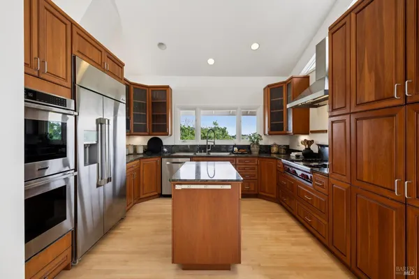 $1,995,000 | 290 Stuyvesant Drive, San Anselmo, CA 94960