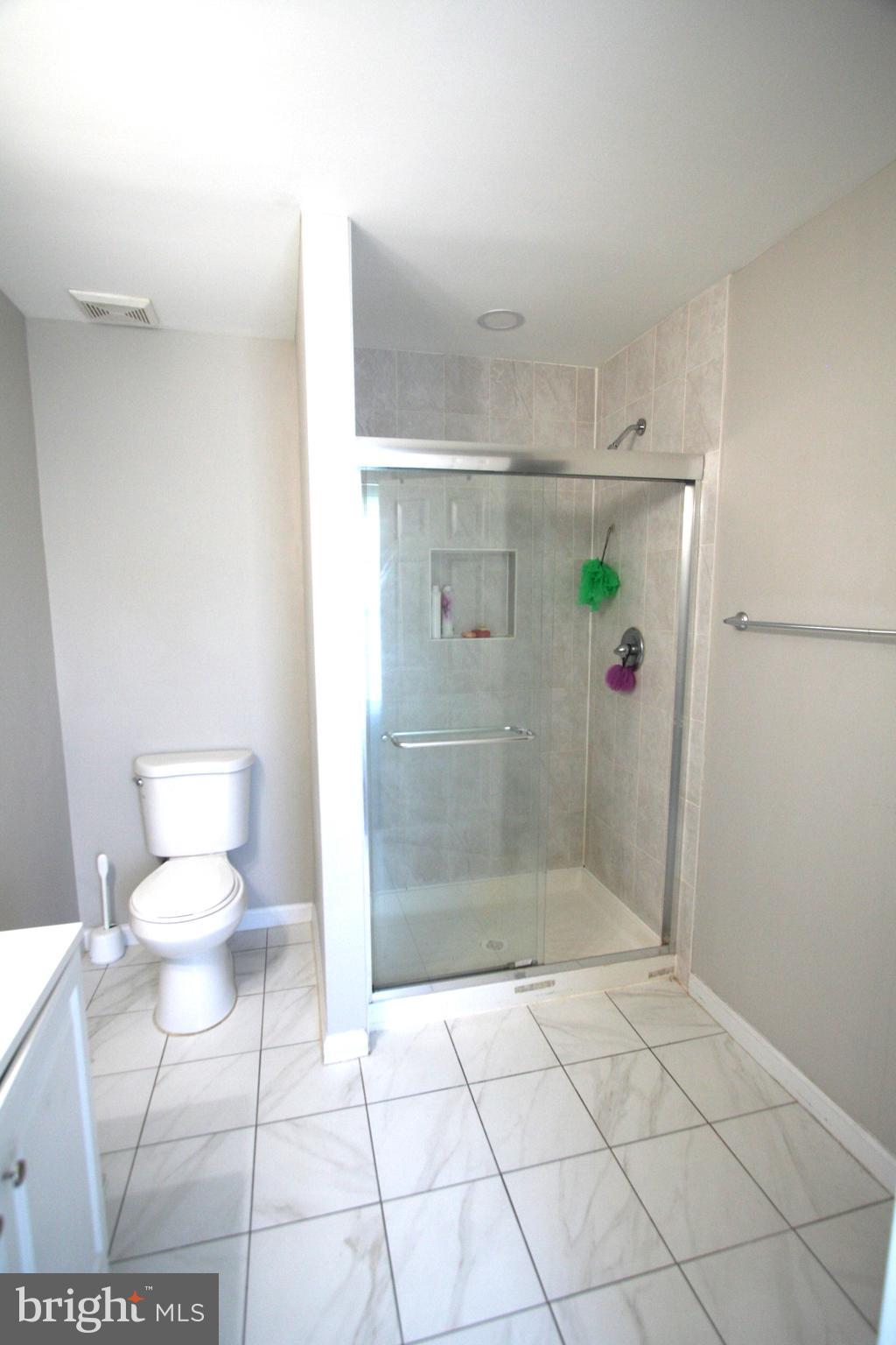 13017 Broadmore Road Silver Spring, MD 20904 - Photo 38 of 79 Primary Bath