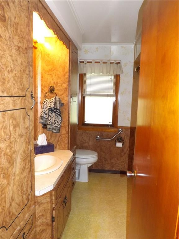 4800 Howes Run Road Natrona Heights, PA 15065 - Photo 12 of 18