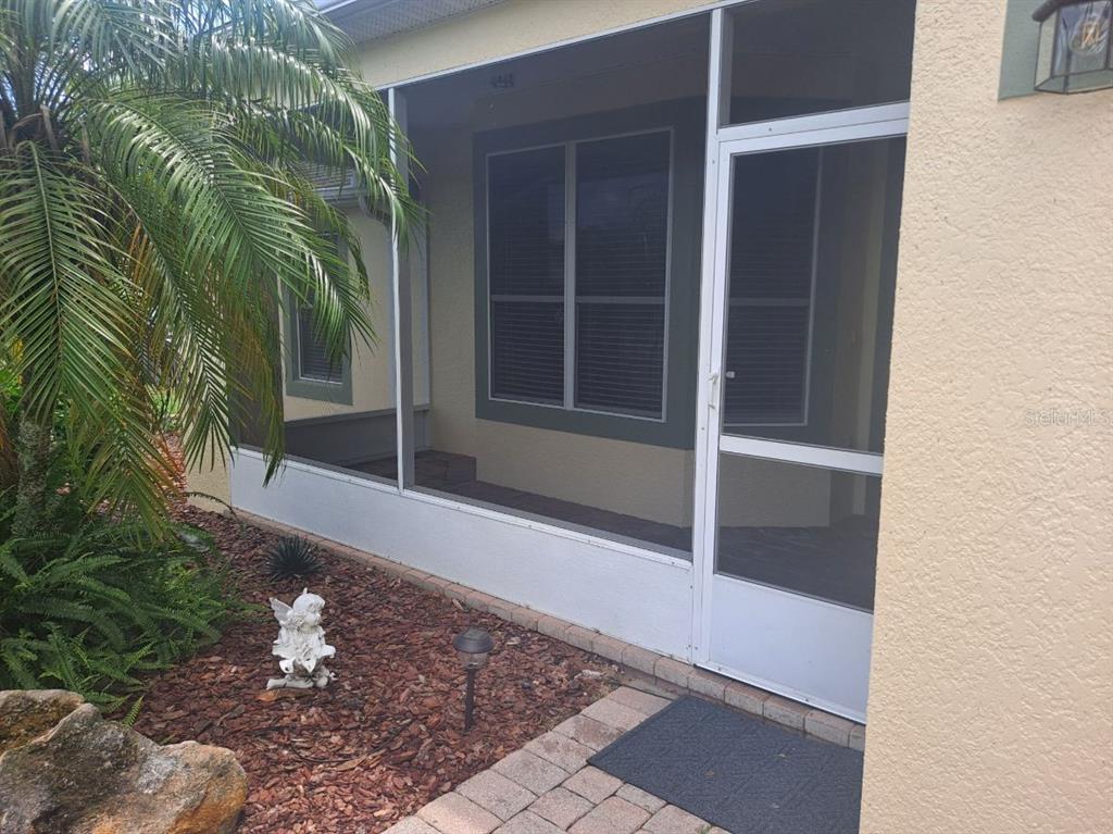 13534 Biscayne Grove Lane Grand Island, FL 32735 - Photo 11 of 12 a view of a door