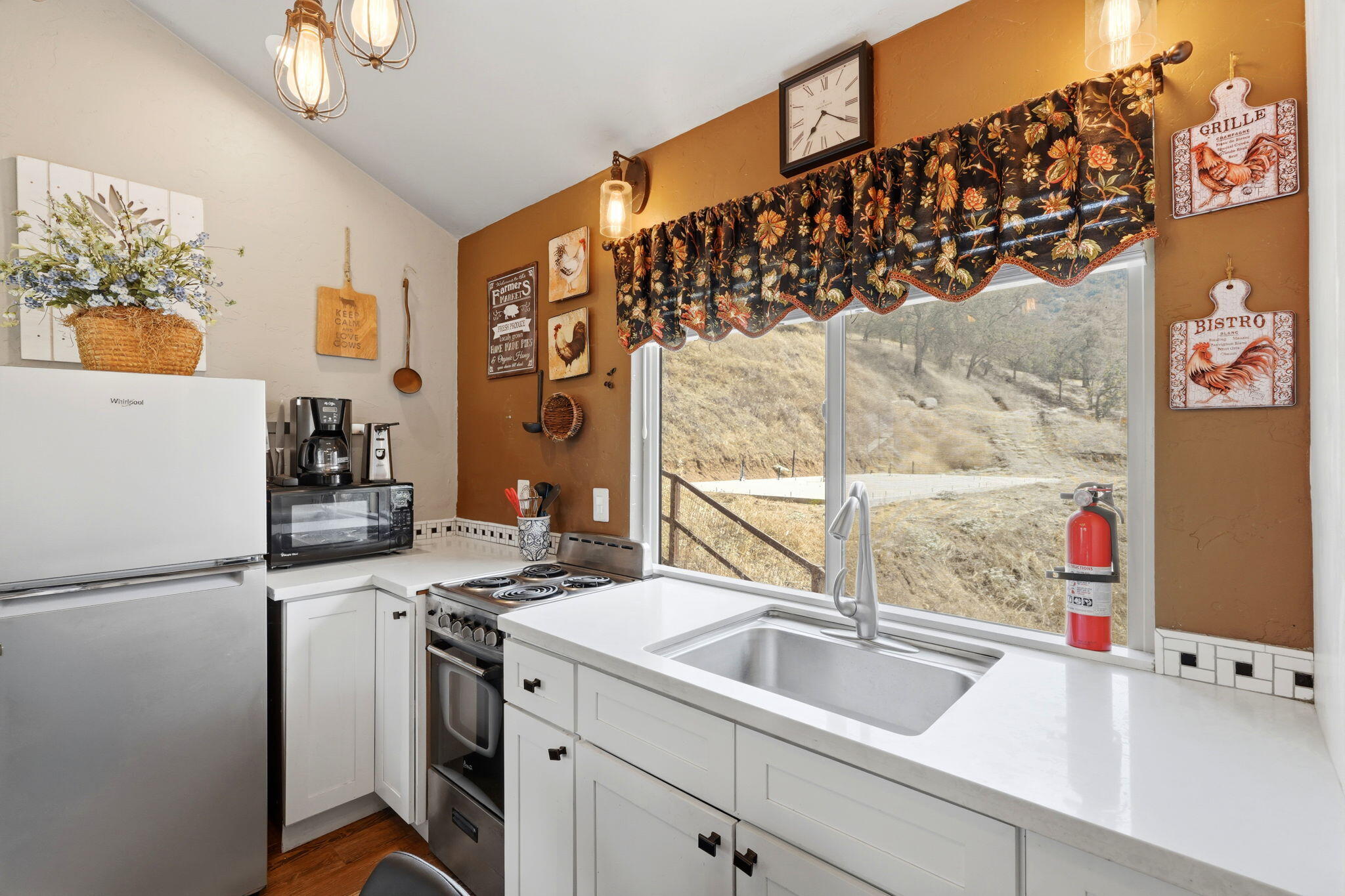 45771 Mineral King Road Three Rivers, CA 93271 - Photo 74 of 102 90-45771_Mineral_King_Rd_-_Airbnb_014