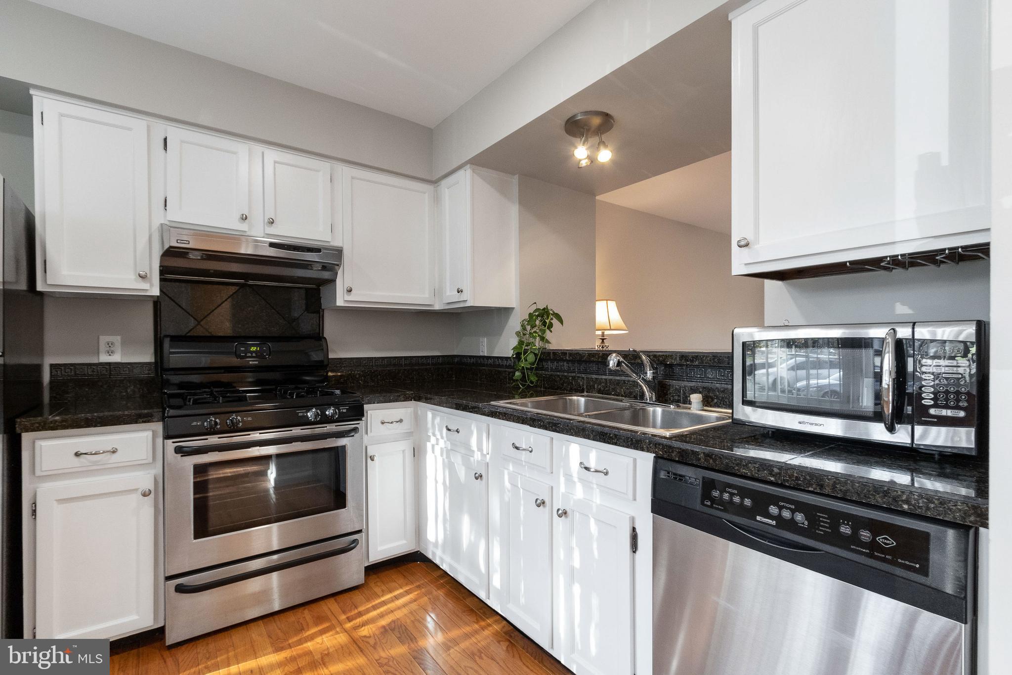 14810 Basingstoke Loop Centreville, VA 20120 - Photo 11 of 43