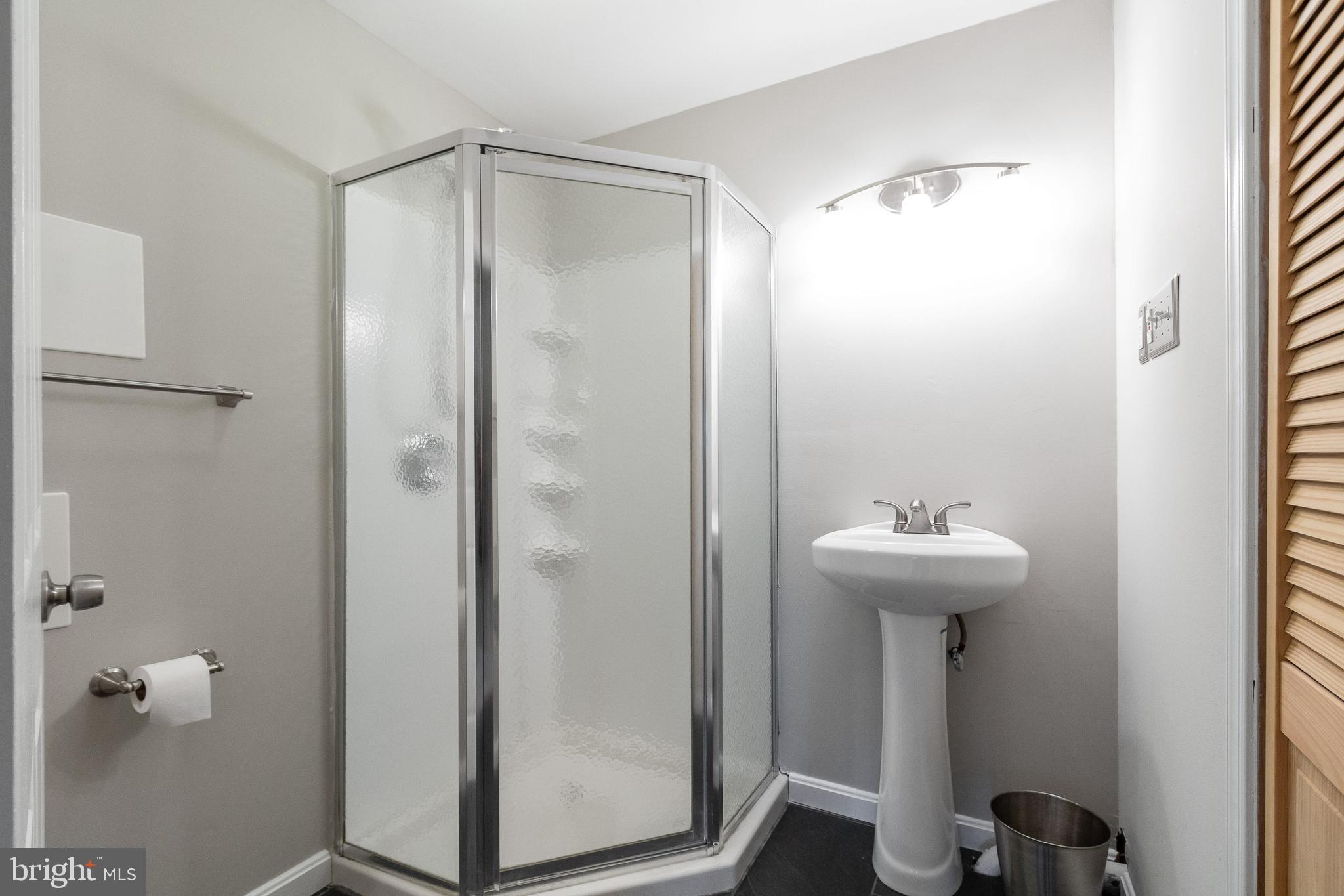 14810 Basingstoke Loop Centreville, VA 20120 - Photo 27 of 43