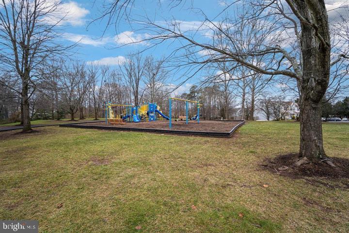 14810 Basingstoke Loop Centreville, VA 20120 - Photo 36 of 43